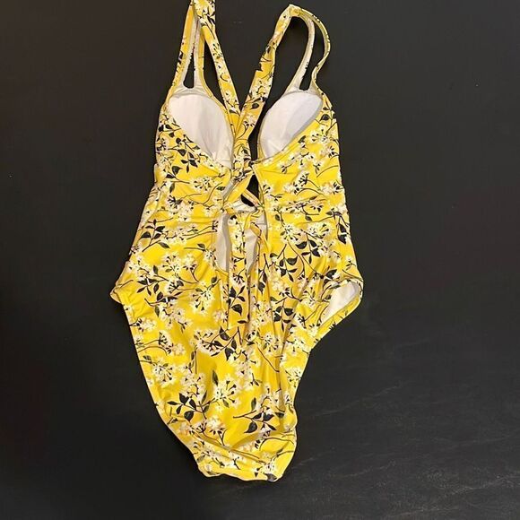 La Blanca Shine Plunge One-Piece Yellow Swimsuit‎ Size 4 - Picture 4 of 10